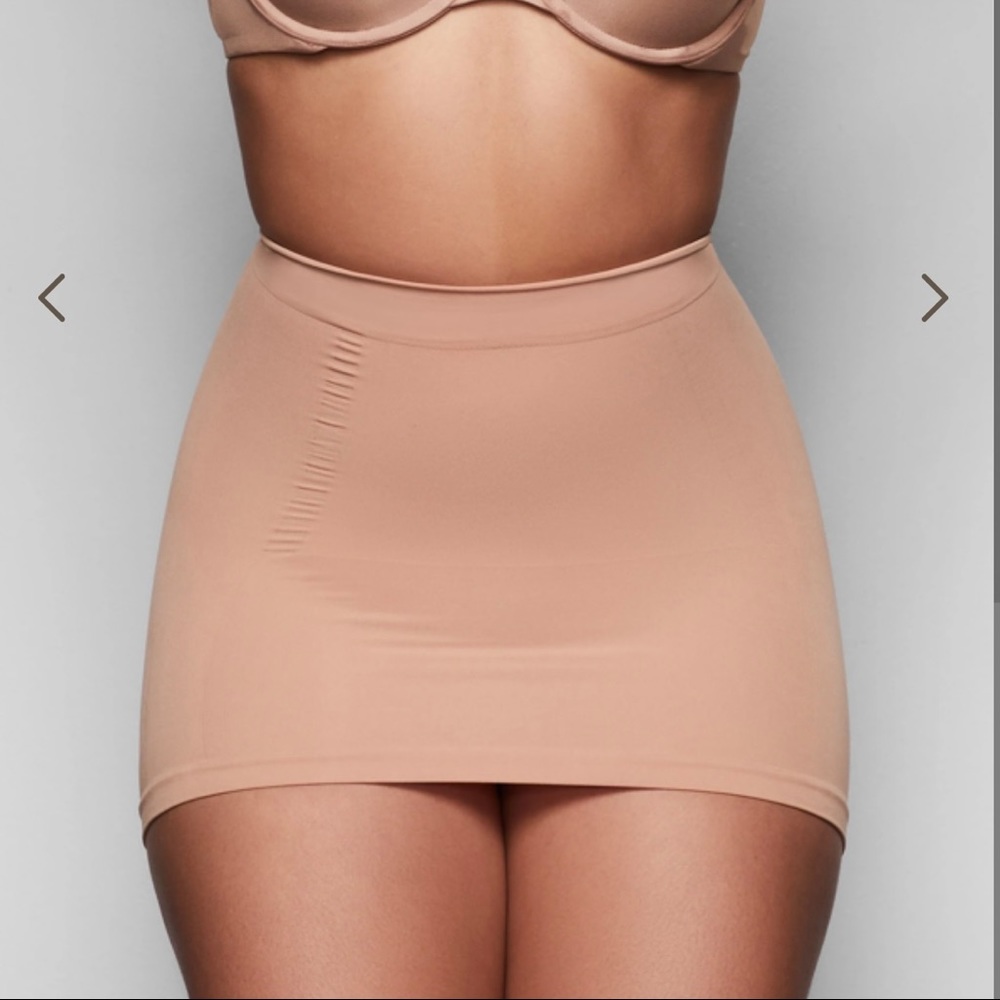Skims skirt slip